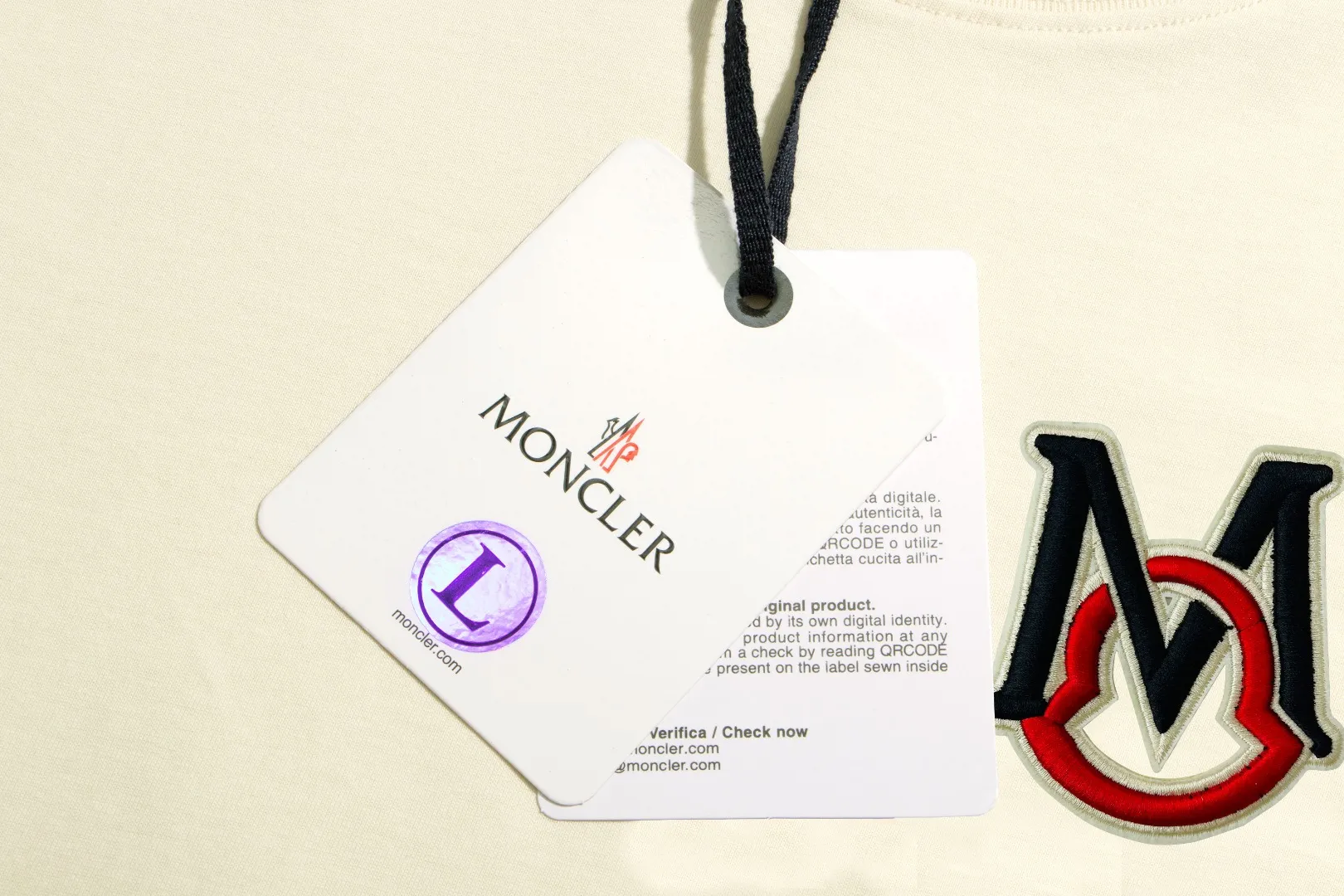 Quality《Moncler~ 》2024New Arrival T , Versatile Quality . ‼ 32 250G ‼ T 🤪 Sizes：S-M-L-XL-2XL ：Black White 、 Same Style